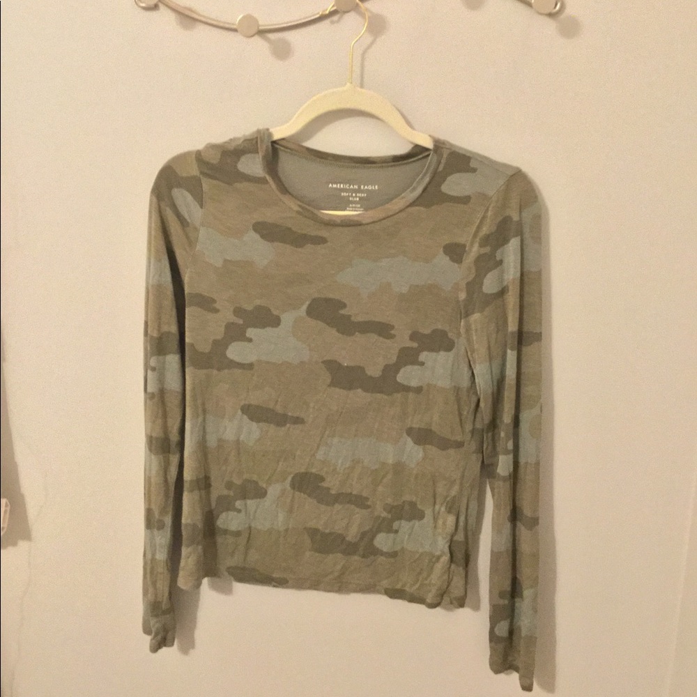 American Eagle camo long sleeved tee